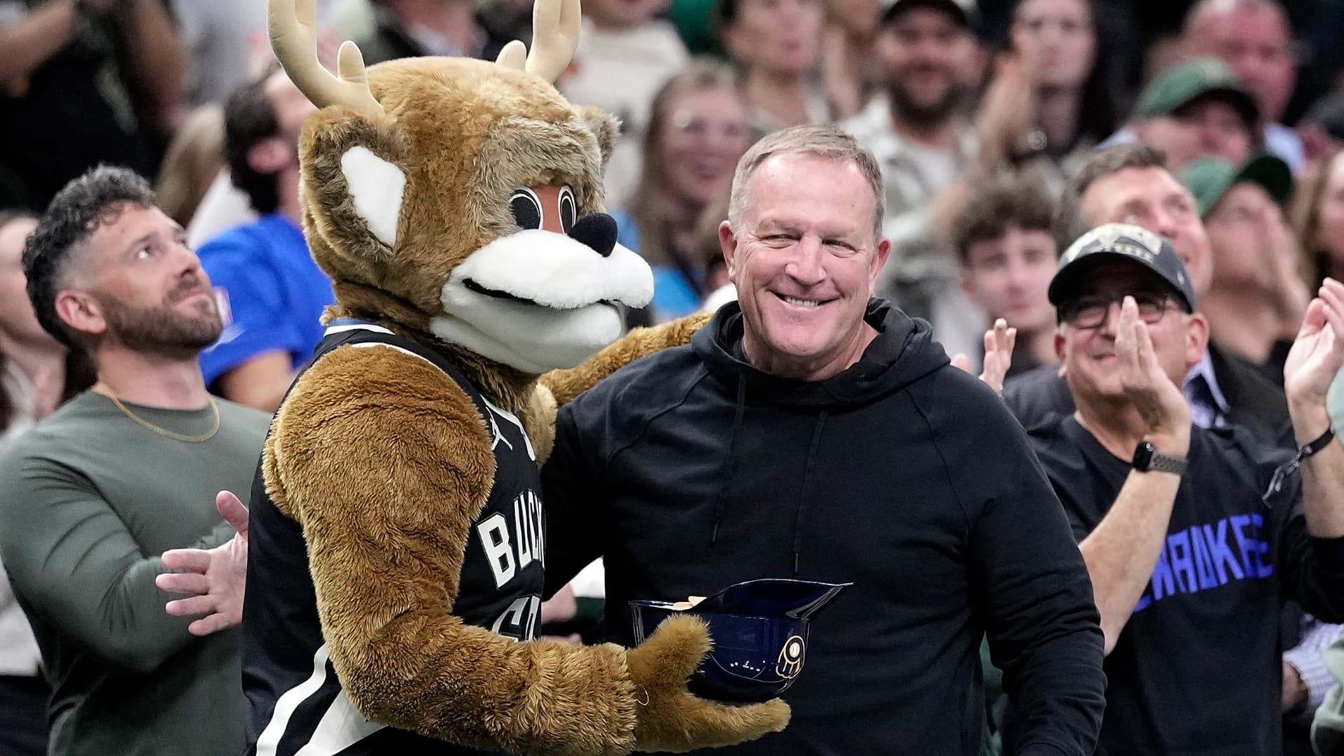 Milwaukee Bucks change time of home opener with Brewers hosting World Series Game 1 on same night