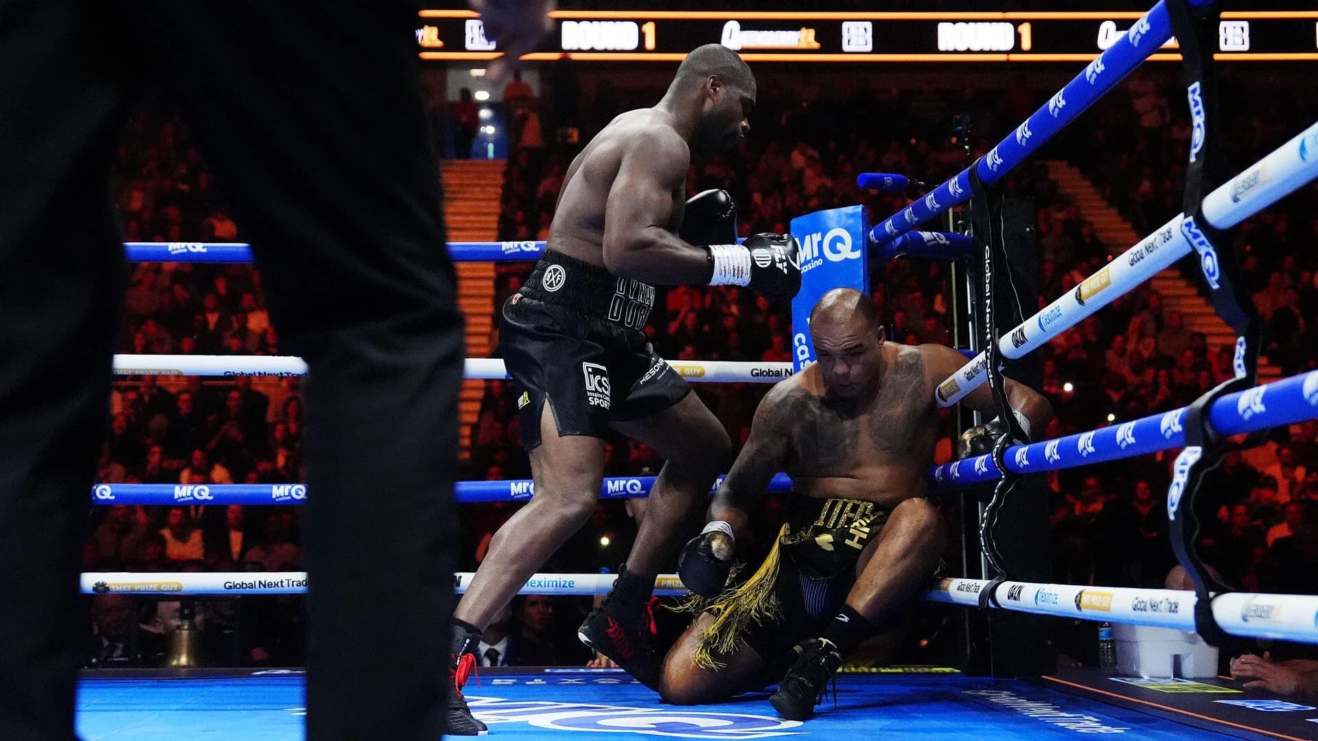 Daniel Dubois runs through Fabio Wardley with second-round TKO to retain heavyweight title
