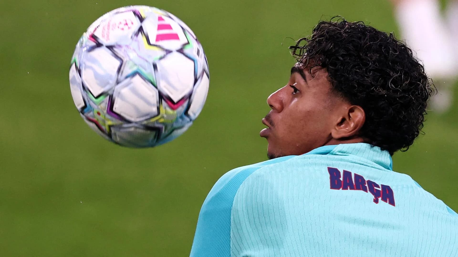 Champions League expert picks, predictions, best bets: PSG vs. Barca to bring goals but is there a favorite?