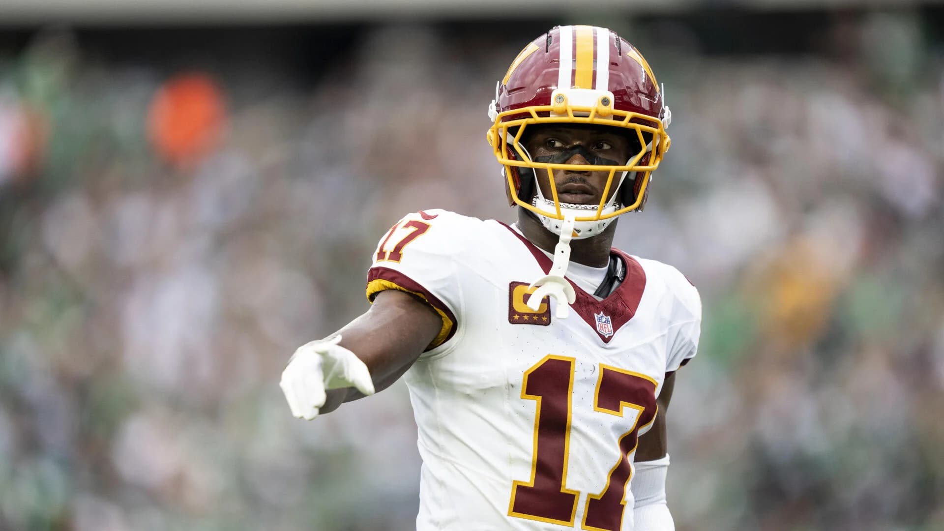 Commanders' Terry McLaurin carted off after knee injury vs. 49ers, ruled out