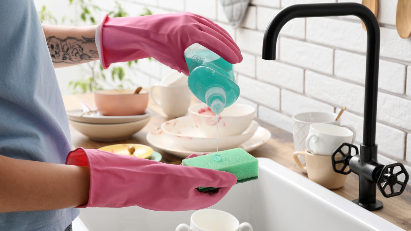 Airbnb bans hosts from making you do the dishes
