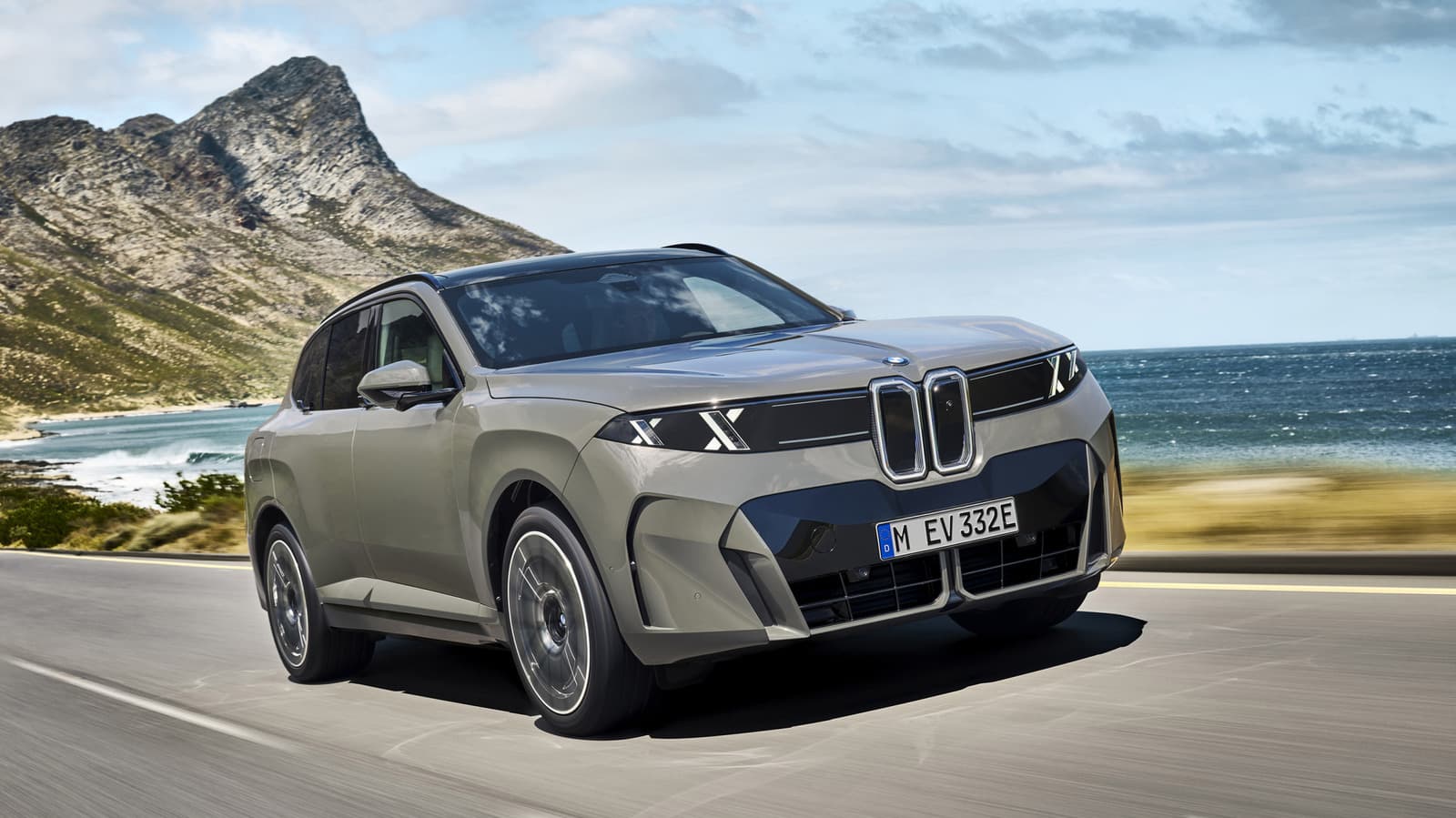 BMW's X5 finally goes electric with an impressive 435 miles of range