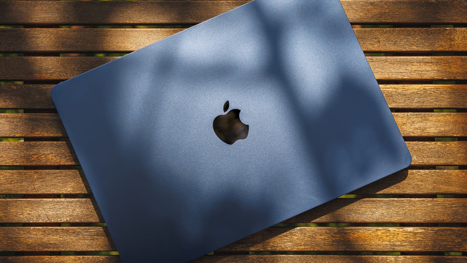 Things to know before using your MacBook outside