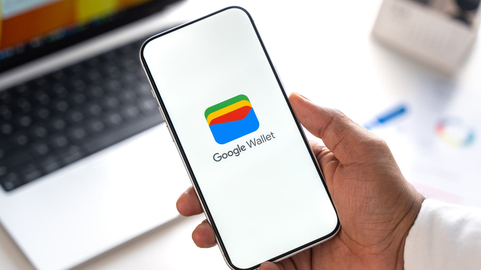 What are the different types of digital wallets?