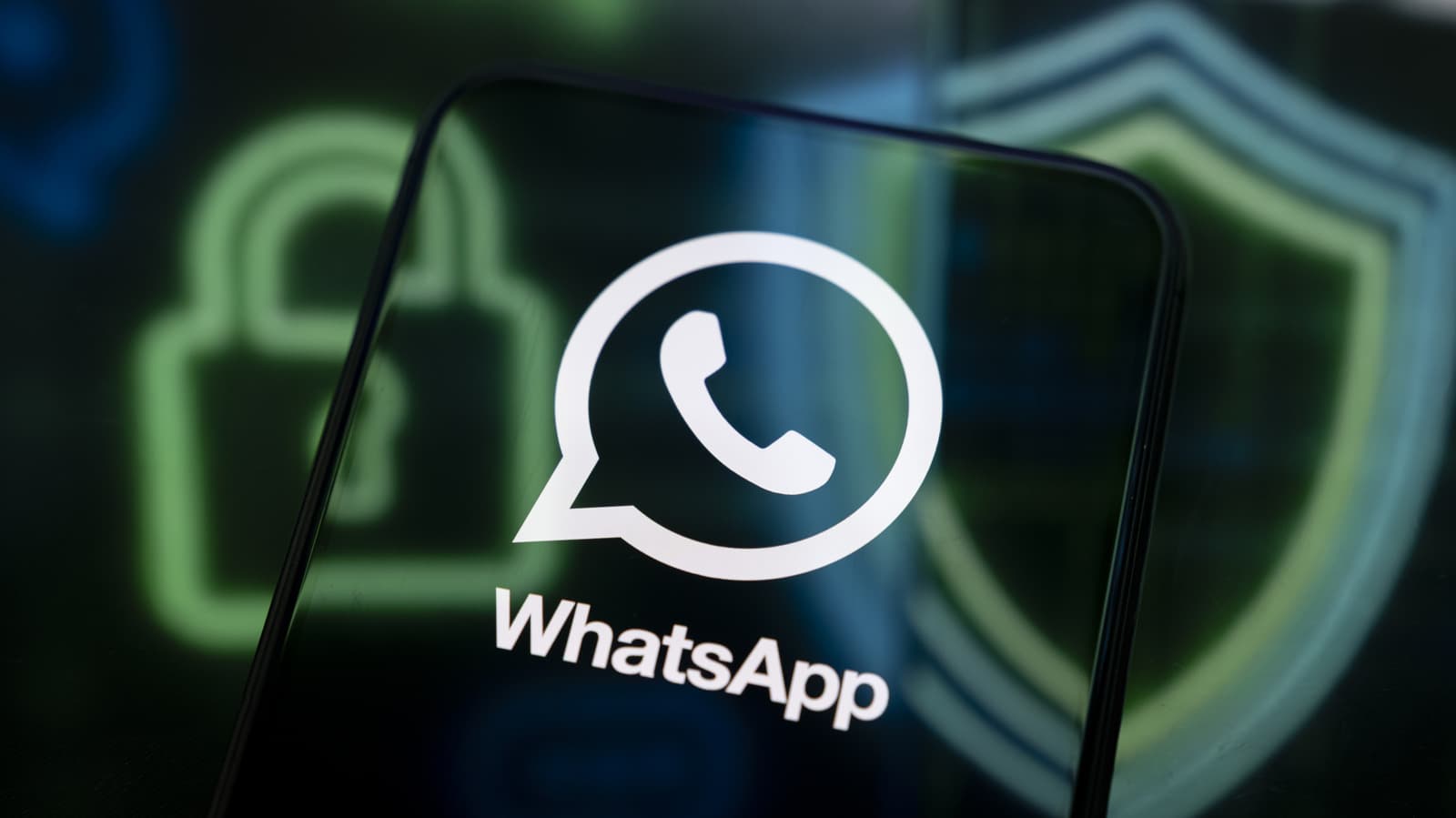 WhatsApp says spyware maker NSO Group is still targeting its users
